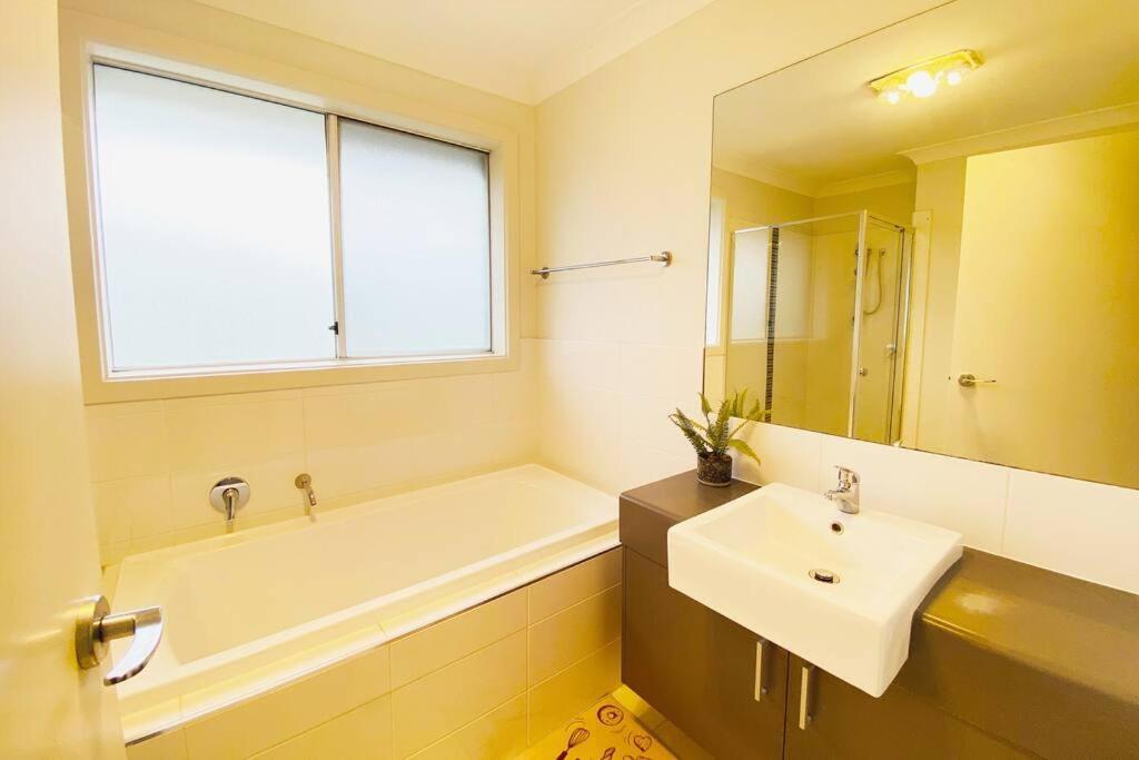 Kellyville 5Br Near Park And Shopping Mall Buitenkant foto